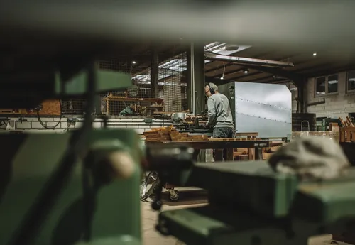 Cooperage workshop with machinery